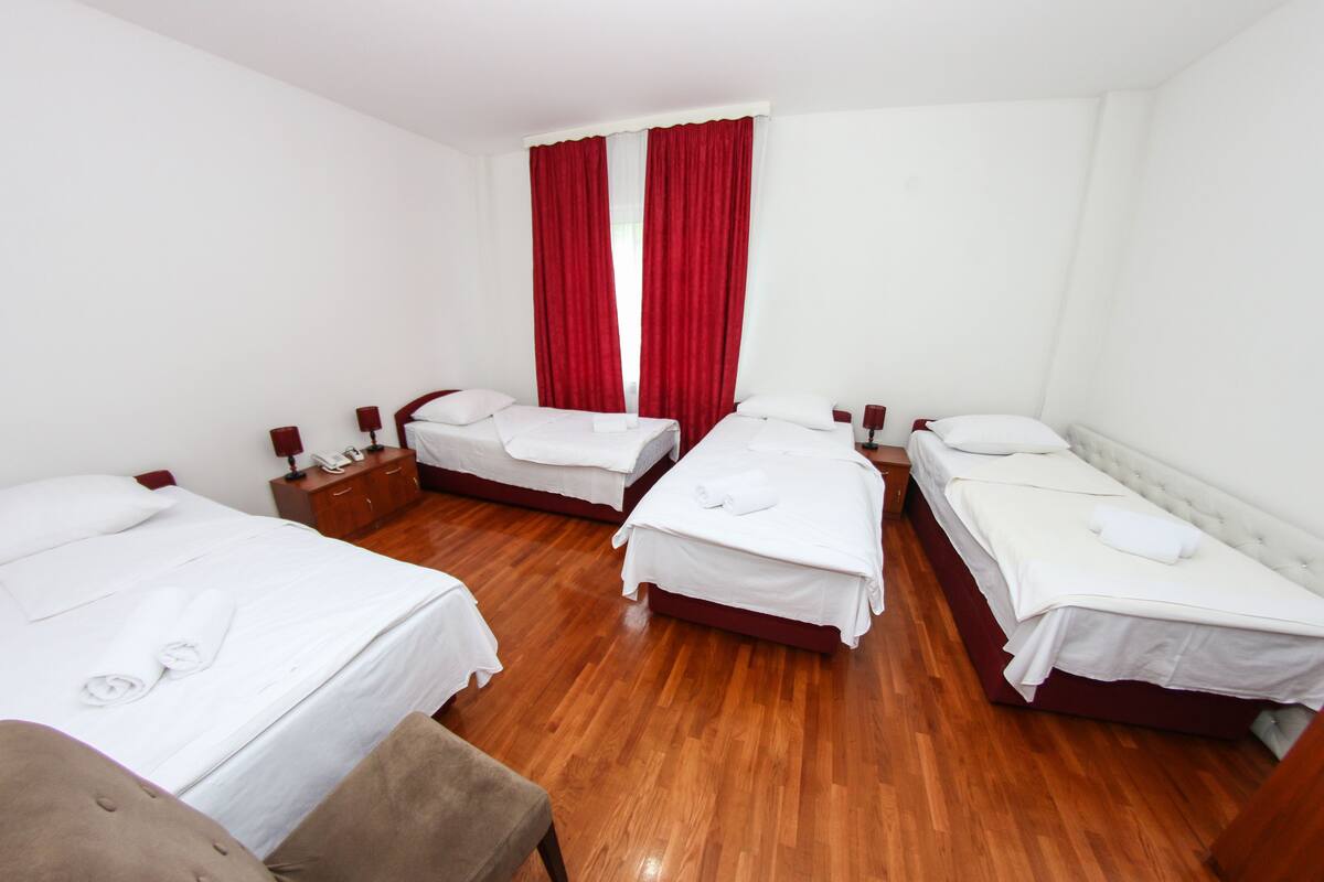 Rollaway beds, free WiFi