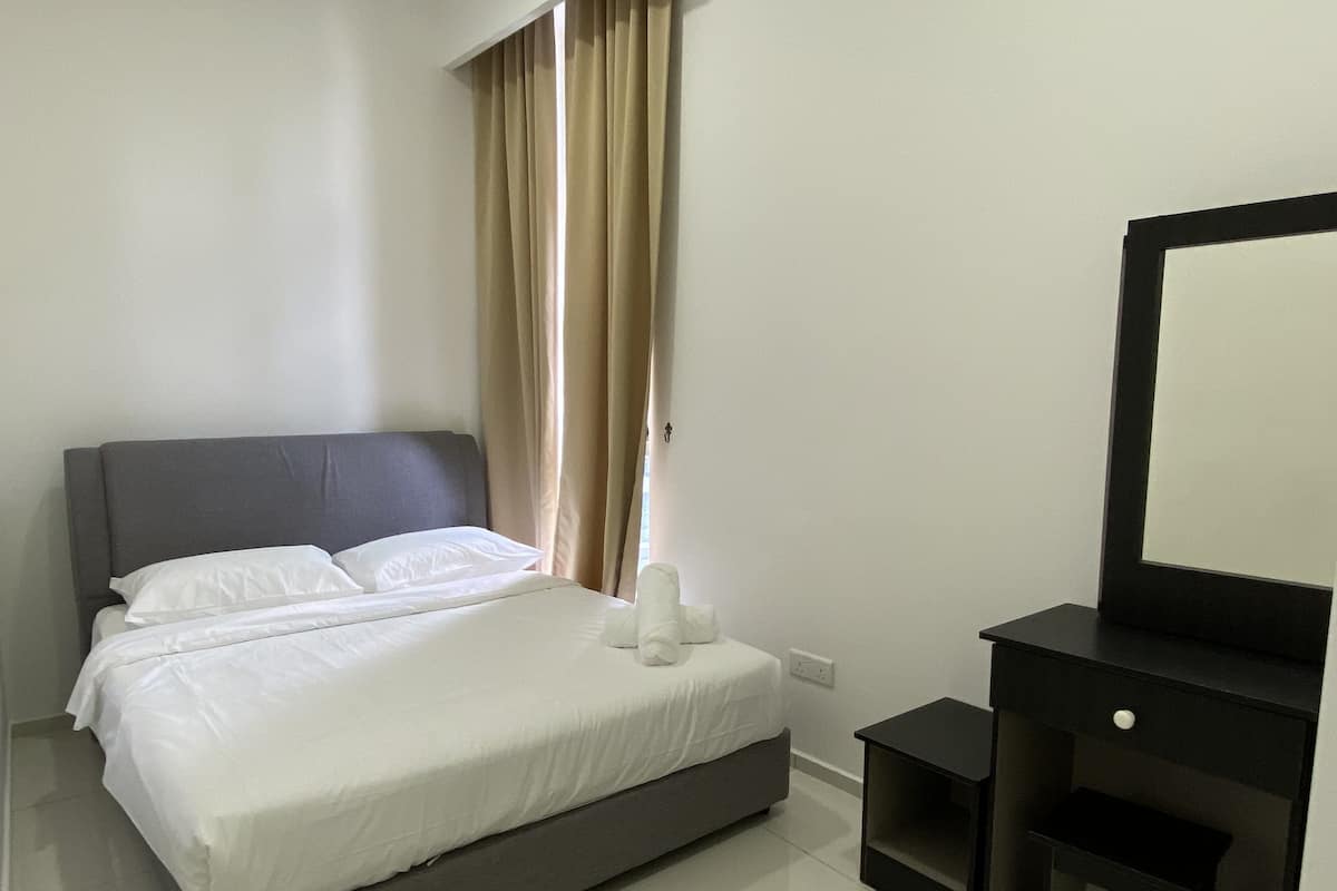 Deluxe Apartment, 2 Bedrooms | Desk, laptop workspace, iron/ironing board, rollaway beds (surcharge)