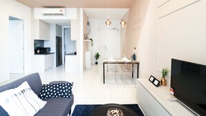 Standard-huoneisto, 2 makuuhuonetta, tupakointi kielletty, kaupunkinäköala | Oleskelualue
