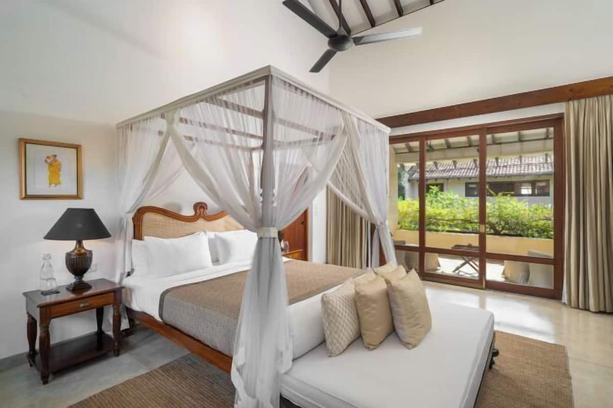 Premium bedding, in-room safe, individually furnished, desk