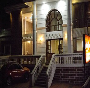 Entrée de l’hébergement