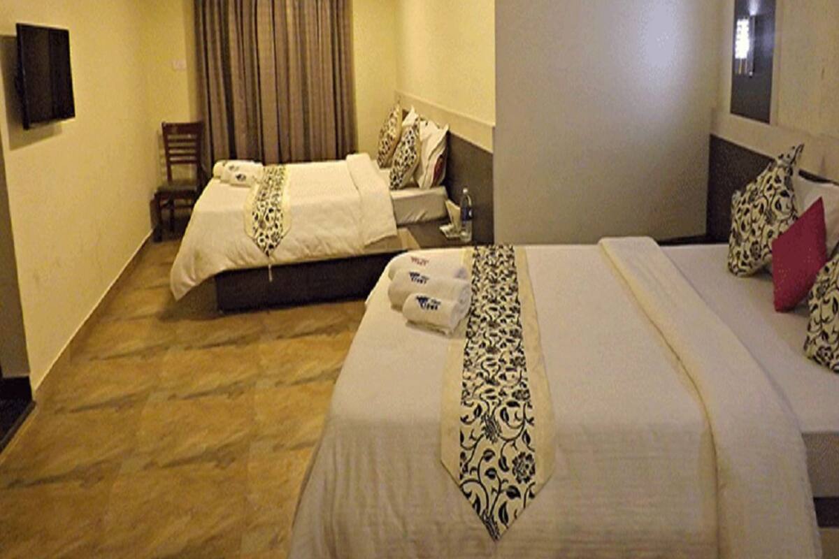 Habitación de lujo doble, 1 cama doble, no fumadores | Escritorio, wifi gratis, ropa de cama