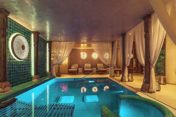 Couples treatment rooms, hot stone massages, prenatal massages