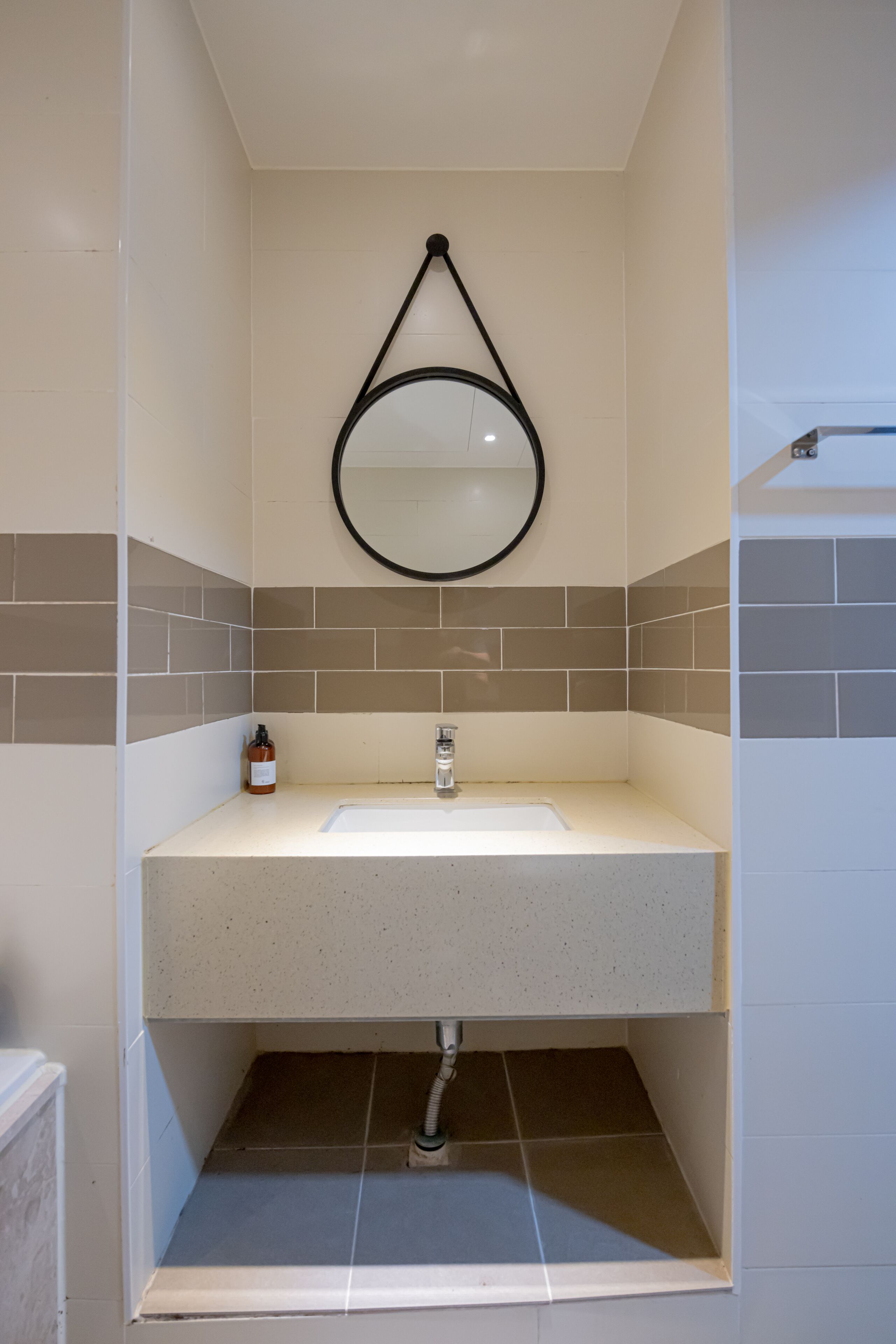 deluxe double room | bathroom | separate bathtub and shower, deep-soaking bathtub, designer toiletries