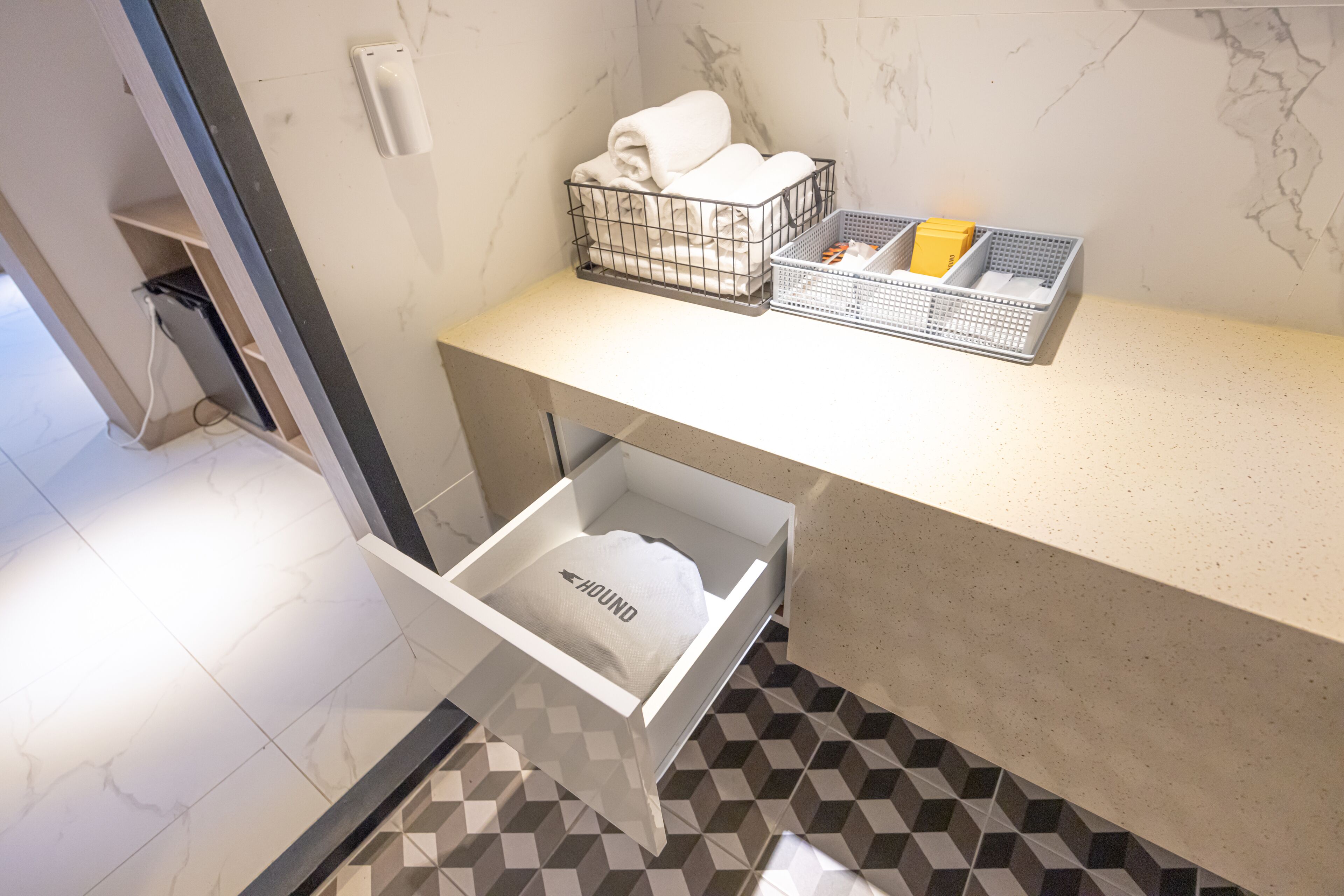 deluxe suite | bathroom | separate bathtub and shower, deep-soaking bathtub, designer toiletries