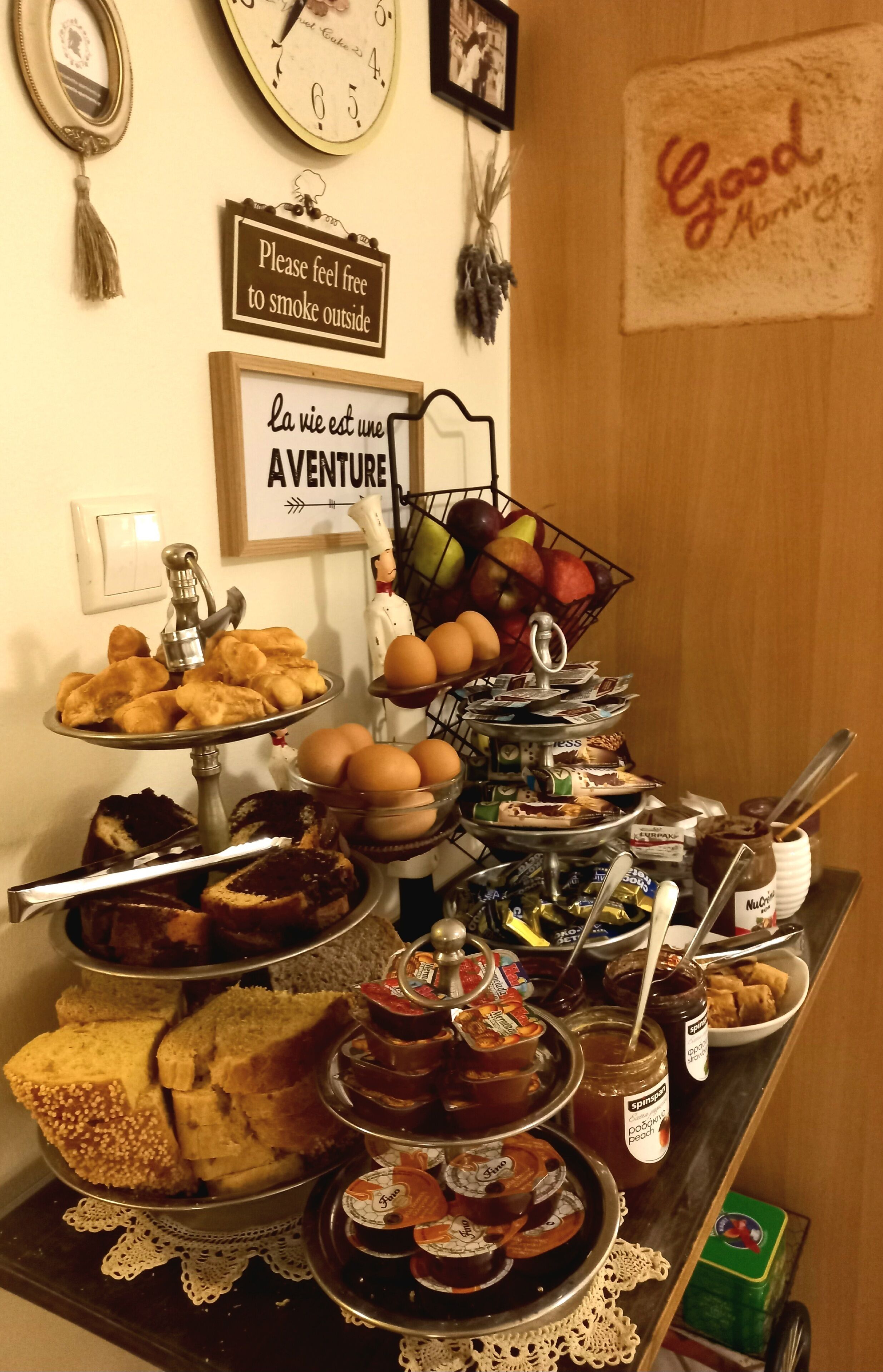Tägliches Frühstücksbuffet gegen Gebühr