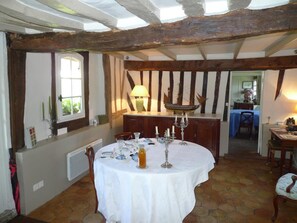Breakfast area - La Bonne Auberge (Vieux-Port)