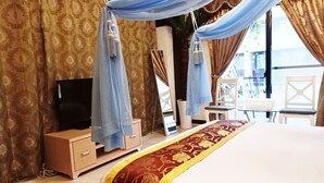 Unclassified image, 2 of 68, button - Sunny Castle (Tainan)