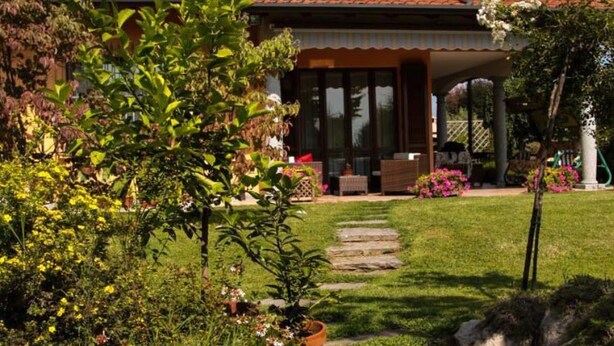 Property entrance - Alla Camelia B&B (Brunello)