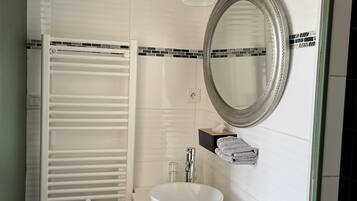 Comfort Double Room | Bathroom