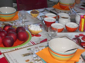 Free daily continental breakfast - Louminai (Donzere)
