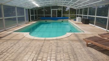 Indoor pool, seasonal outdoor pool, pool loungers