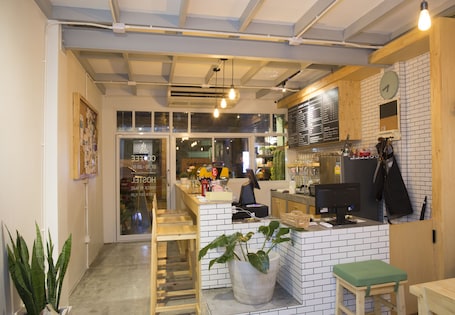 Coffee shop