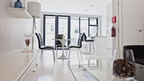 Unclassified image, 4 of 28, button - The Edge Suite by 5STARSTAY (Dublin)