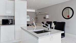 Unclassified image, 5 of 28, button - The Edge Suite by 5STARSTAY (Dublin)