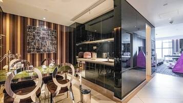 Hypo-allergenic bedding, down duvets, minibar, in-room safe