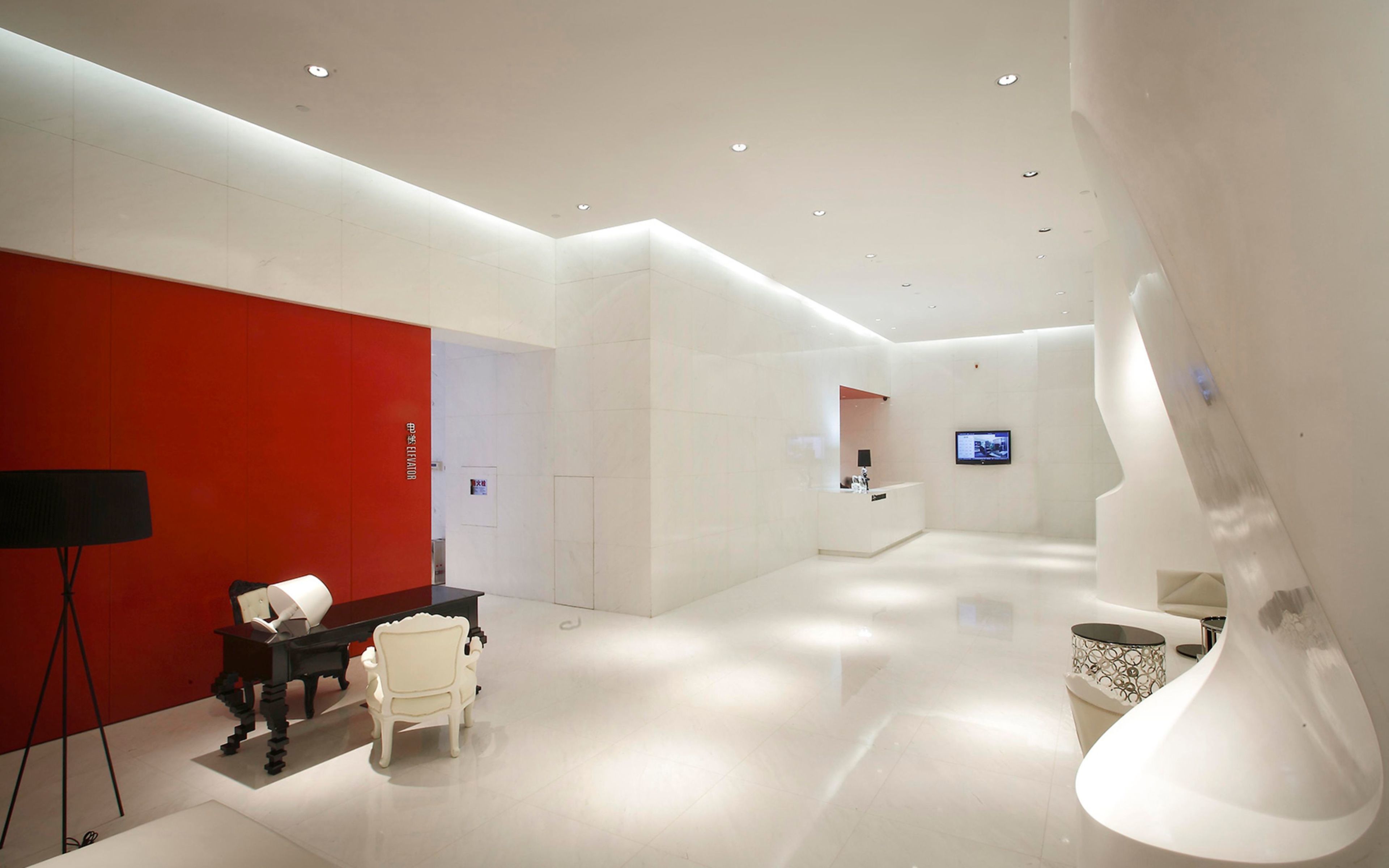 Concierge desk