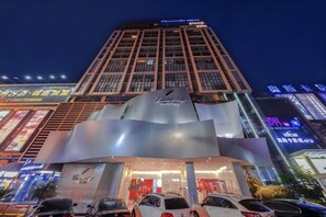 Façade de l’hébergement - soirée/nuit