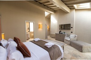 Habitación doble Premium | Ropa de cama de alta calidad y artículos del minibar gratis 