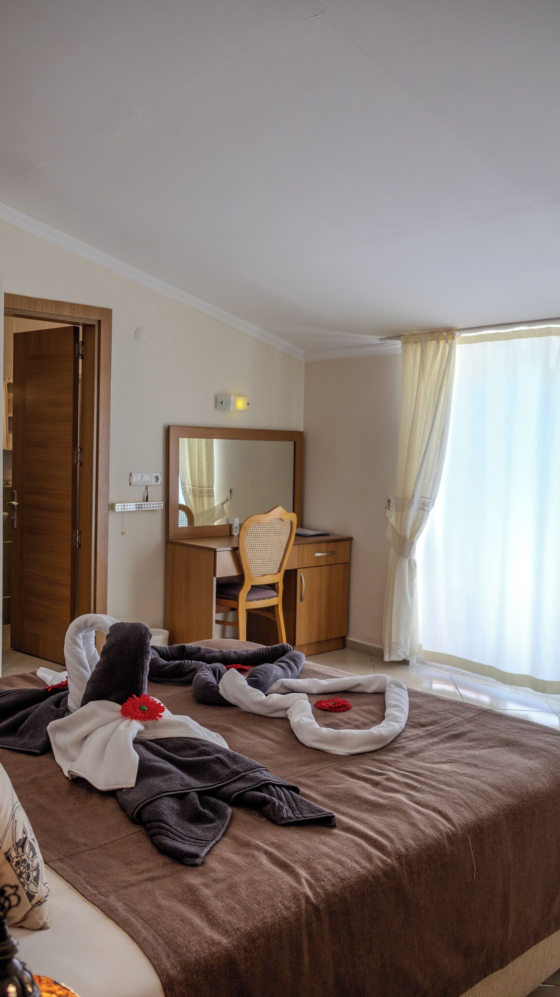 Frette Italian sheets, premium bedding, down duvets, Select Comfort beds