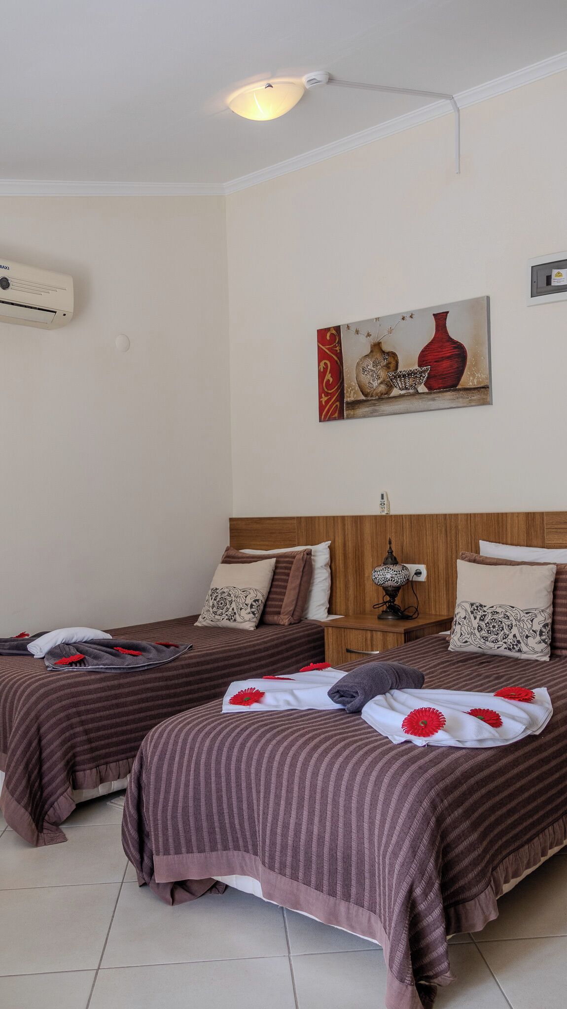 Deluxe Twin Room, Mountain View | Frette Italian sheets, premium bedding, down comforters