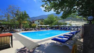 Piscina stagionale all'aperto