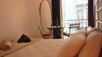 Double Room, Shared Bathroom (Earth Room) | Blackout drapes, iron/ironing board, free WiFi, bed sheets