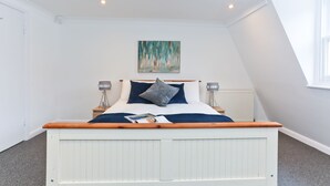 Premium Apartment, 3 Bedrooms | 1 bedroom, iron/ironing board, WiFi (free), bed sheets - Platinum Apartments in Farringdon 9980 (London)