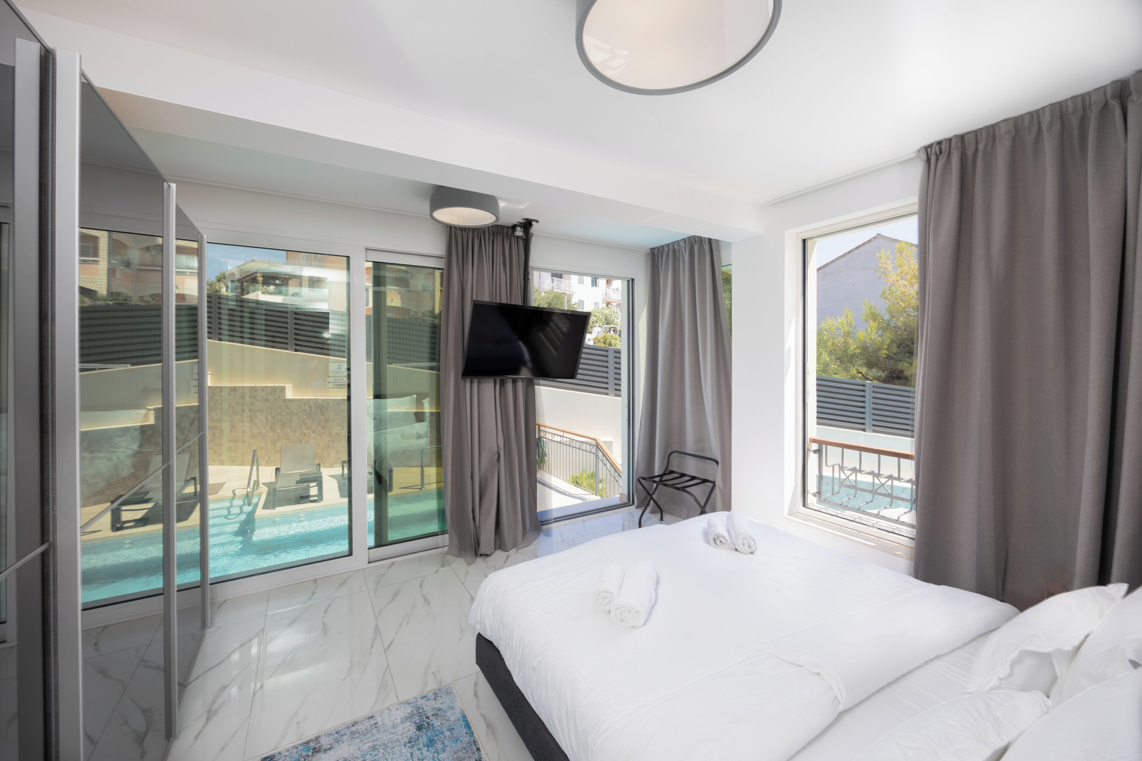 Classic Double or Twin Room | Premium bedding, down comforters, Tempur-Pedic beds, in-room safe