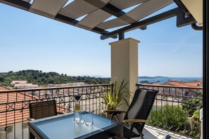 Phòng 4 Superior | Hiên