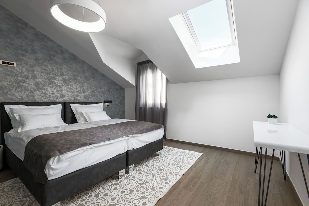 Deluxe Double or Twin Room | Premium bedding, Tempur-Pedic beds, in-room safe, blackout curtains