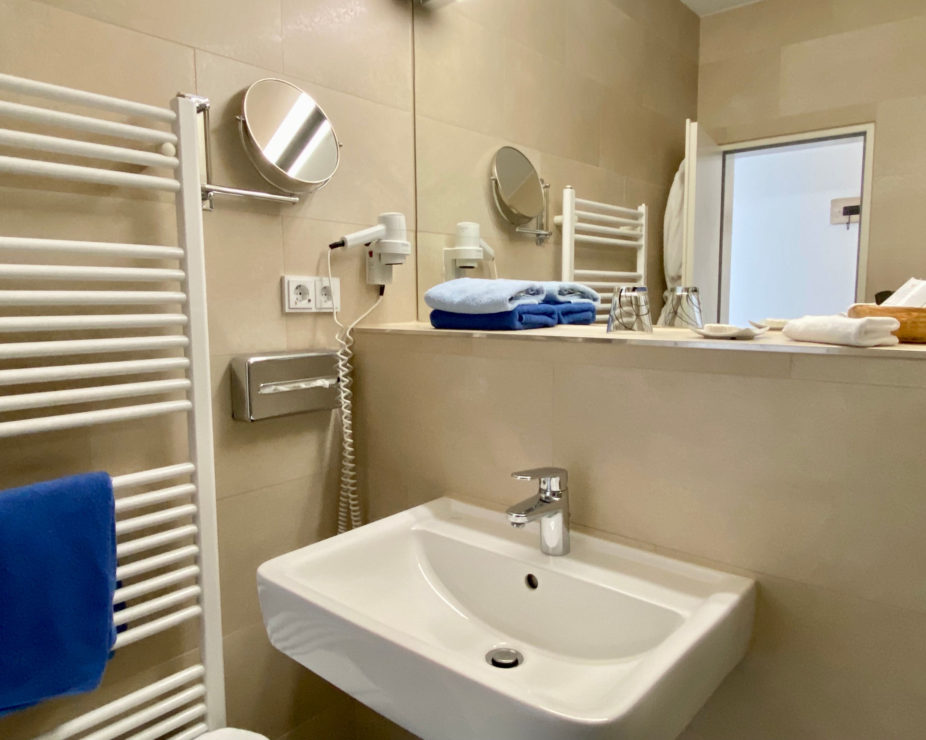 single room | bathroom | hair dryer, towels
