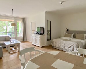 Caja de seguridad en la habitación y decoración personalizada 