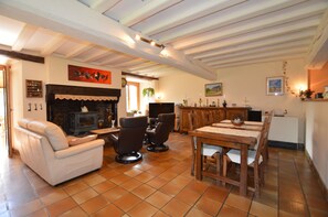 Fireplace - Chambre d'hôtes la Fontaine Garel (Iffendic)