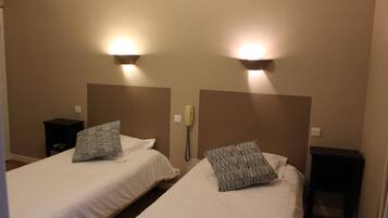 Standard Twin Room | 1 bedroom, individually decorated, individually furnished, desk