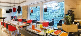 Red Fox by Lemon Tree Hotels, Dehradun