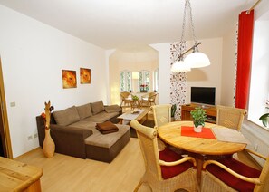 Appartement | Woonkamer | Flatscreentelevisie