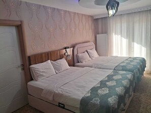 Suite Basic | Seprai katun Mesir, seprai premium, selimut bulu angsa, dan minibar