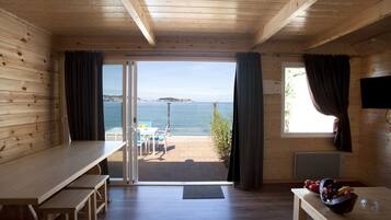 Bangalô clássico, 2 quartos | Escrivaninha, Wi-Fi de cortesia, roupa de cama