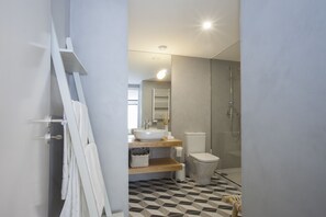 Studio Luxe, balcon | Salle de bain