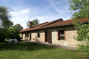 Vista frontal de la propiedad