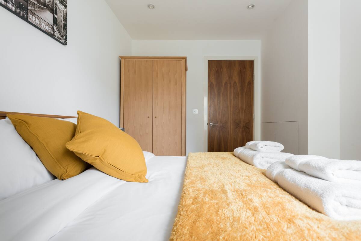 Departamento, 2 habitaciones, 2 baños, vista a la ciudad | 2 habitaciones, tabla de planchar con plancha y wifi gratis 