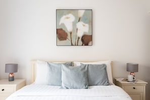 Comfort Apartment, 2 Bedrooms | 2 bedrooms, iron/ironing board, free WiFi, bed sheets