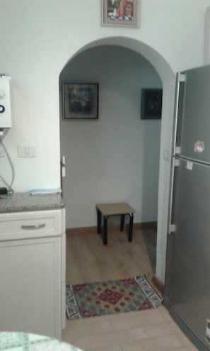 Appartement majestueux, 3 chambres, vue sur le jardin | Cuisine privée | Réfrigérateur, four à micro-ondes, un four, lave-vaisselle