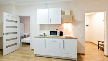 Comfort-Apartment, 1 Schlafzimmer, Kochnische | Eigene Kochnische | Kühlschrank, Mikrowelle, Herdplatte, Wasserkocher mit Kaffee-/Teezubehör