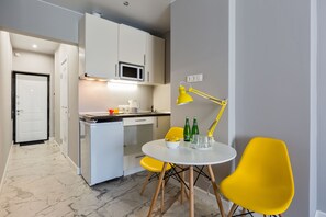 Deluxe Apartment, 1 King Bed, Kitchenette | Private kitchen - Laspace (Khimki)