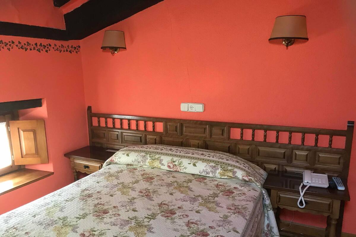 Rollaway beds, free WiFi