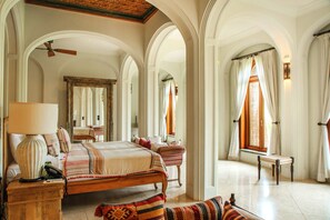 套房 | 1 間臥室、迷你吧、客房內保險箱、書桌