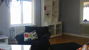Family House, 2 Bedrooms | Living room | Flat-screen TV