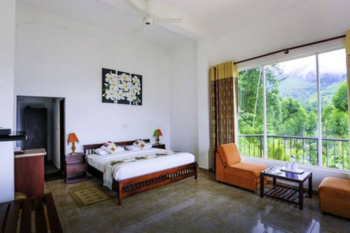 Superior Double Room, 1 Queen Bed, Mountain View | Desk, soundproofing, free WiFi